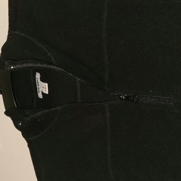 Fleece pullover, like new - Picture 2 of 2